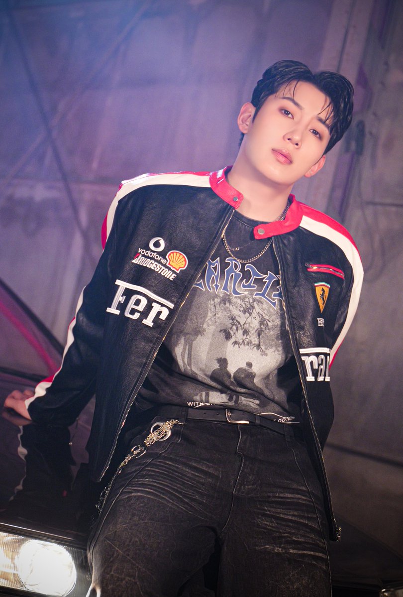 'Red Carpet' Artist Photo BLUE / SUNGHO