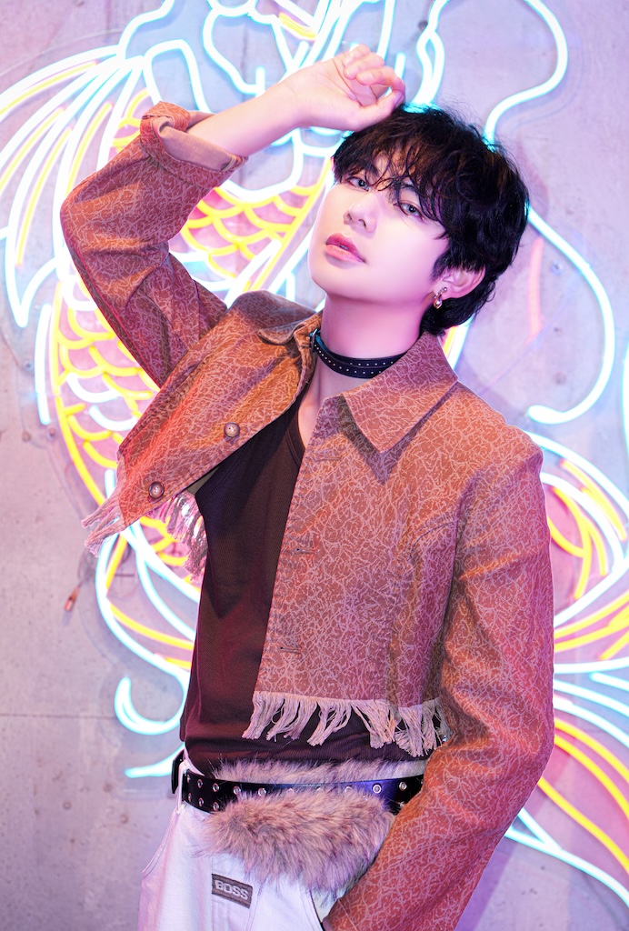 'Red Carpet' Artist Photo PURPLE / SIHYUK